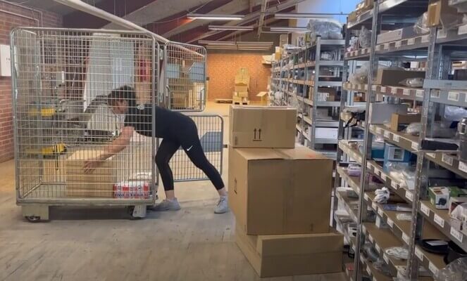 Organiseret lager med labels